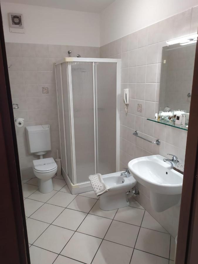 Hotel Baiardo Romagnano Sesia ภายนอก รูปภาพ