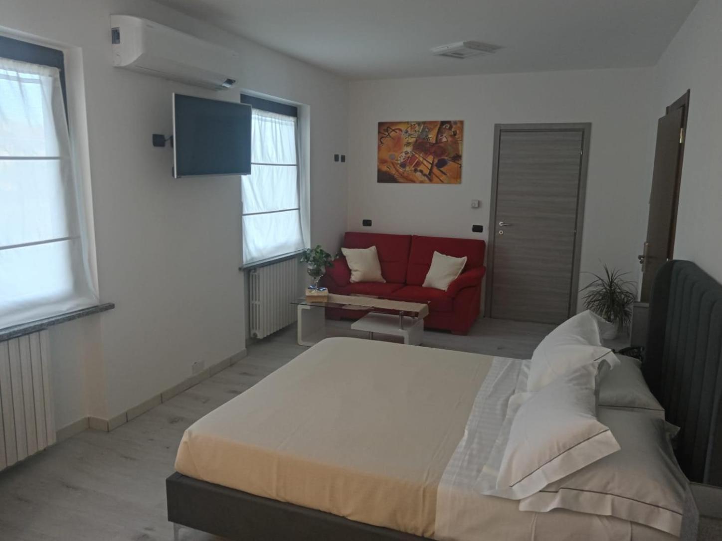 Hotel Baiardo Romagnano Sesia ภายนอก รูปภาพ